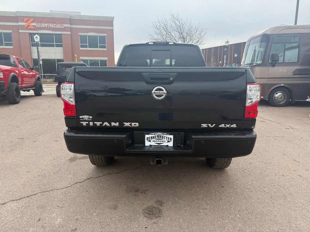 Used 2017 Nissan Titan SV image 4