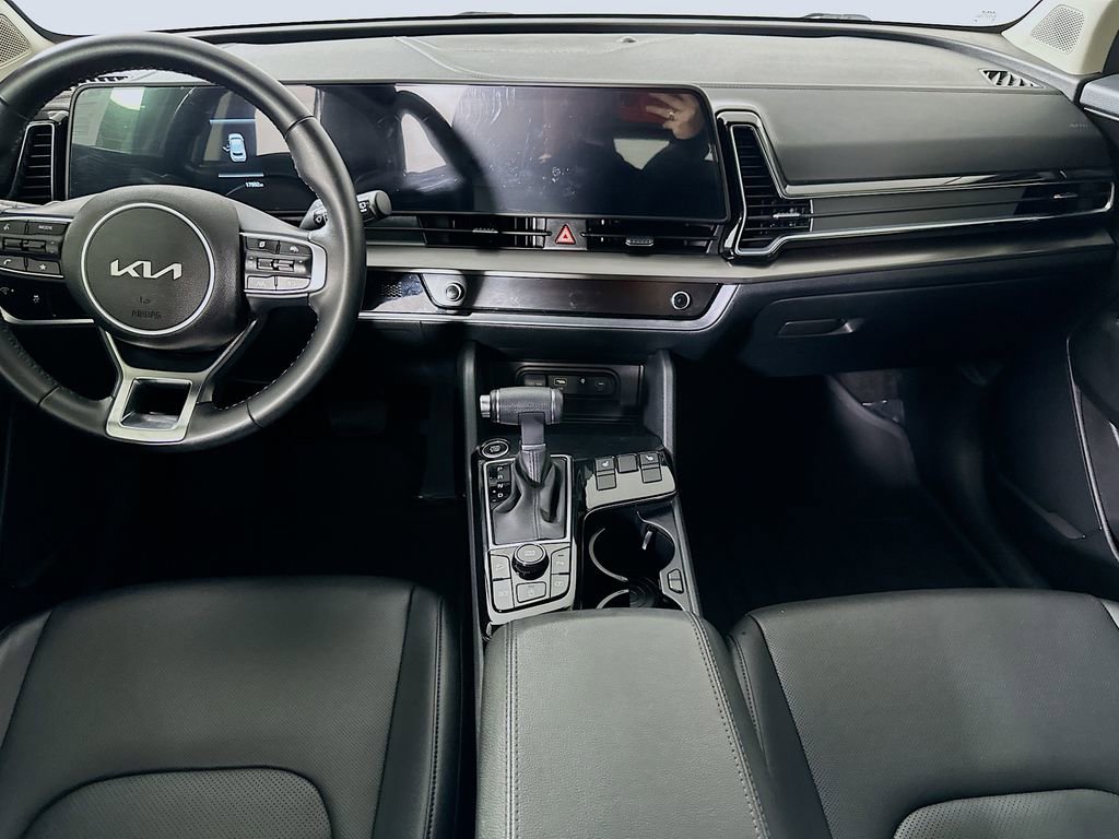 Used 2025 Kia Sportage EX image 18
