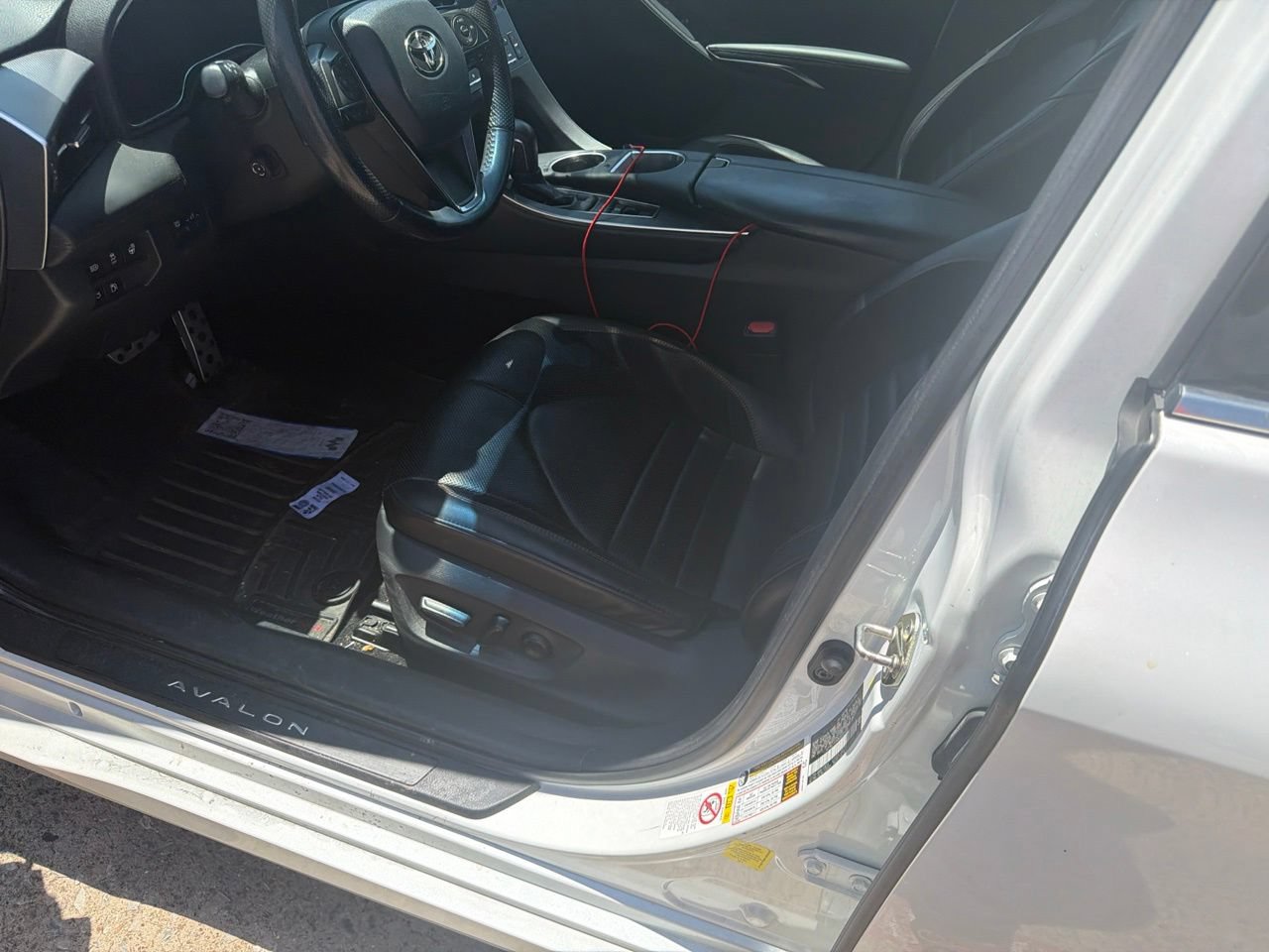 Used 2019 Toyota Avalon Touring FWD image 7