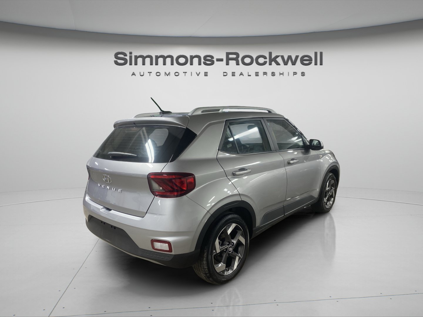 Used 2025 Hyundai Venue SEL FWD image 5