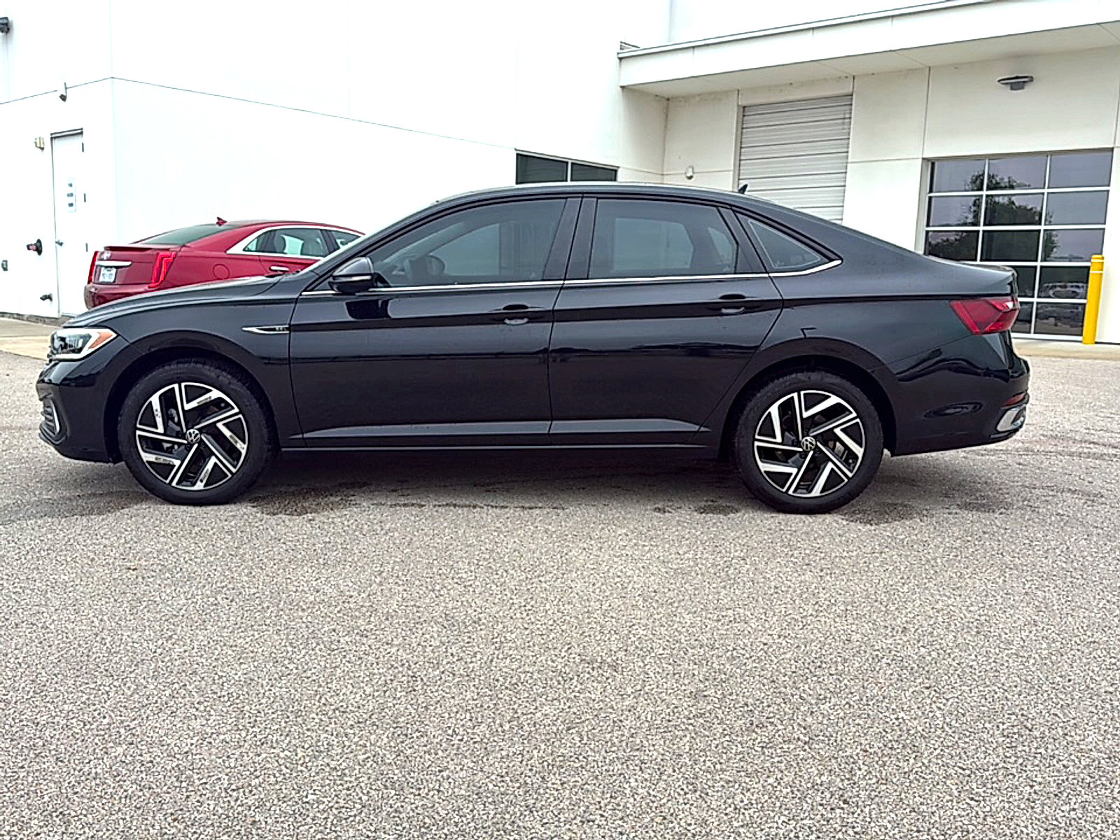 Used 2024 Volkswagen Jetta SEL FWD image 4