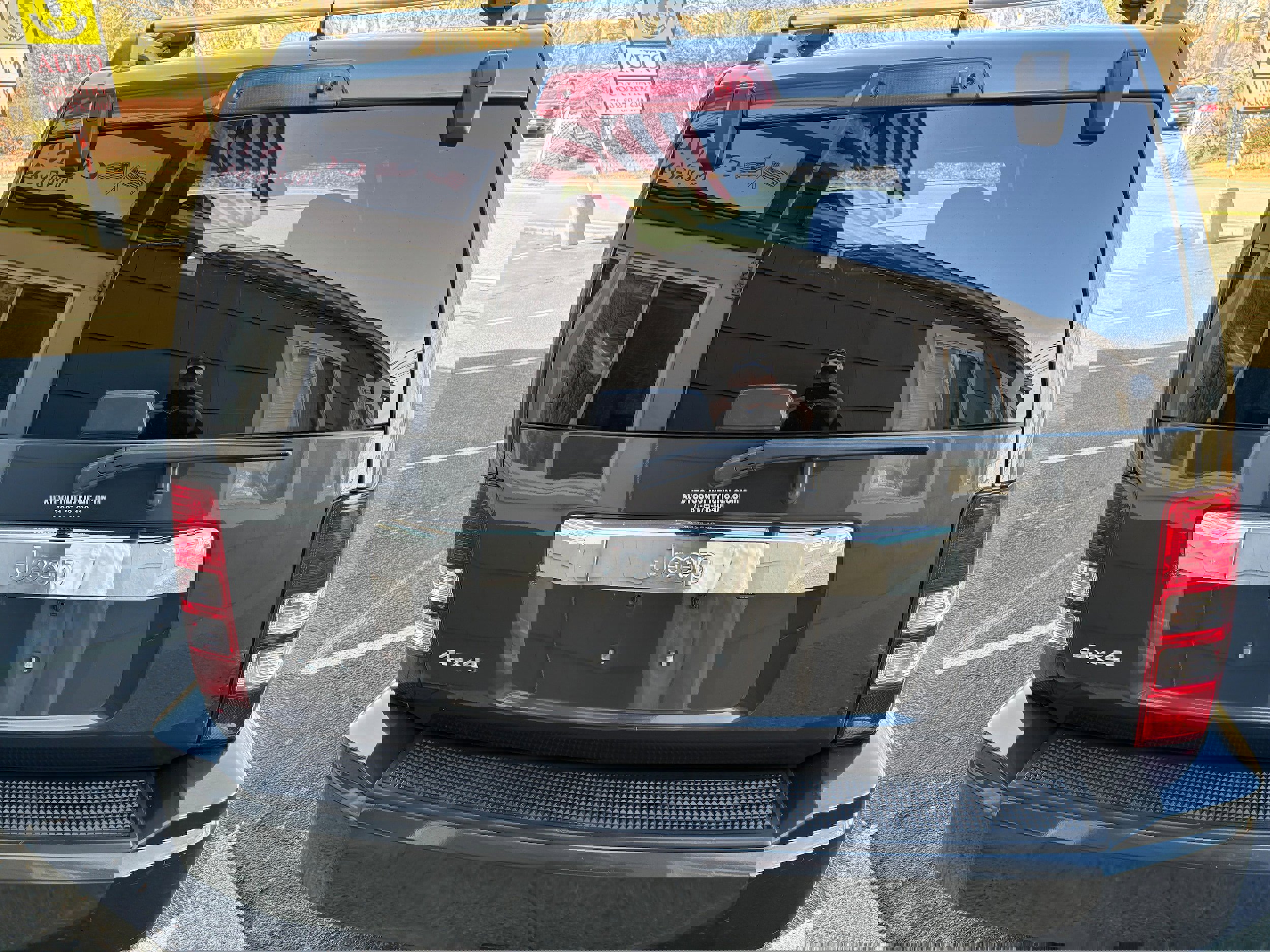 Used 2011 Jeep Liberty Sport image 7