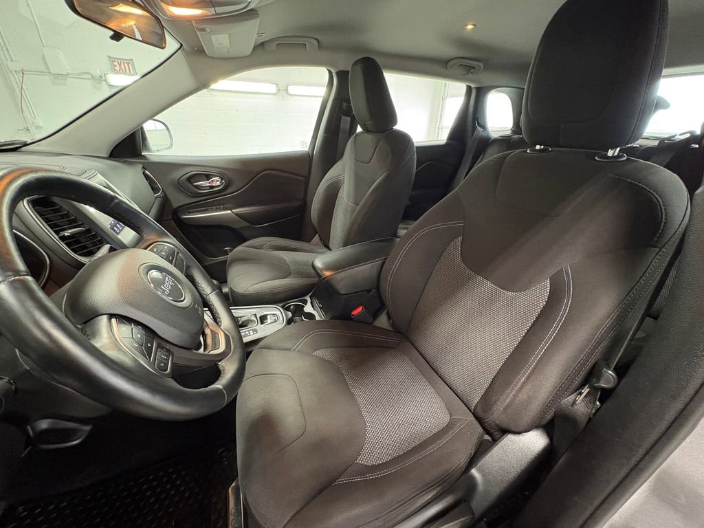 Used 2019 Jeep Cherokee Sport w/ Cold Weather Group image 15