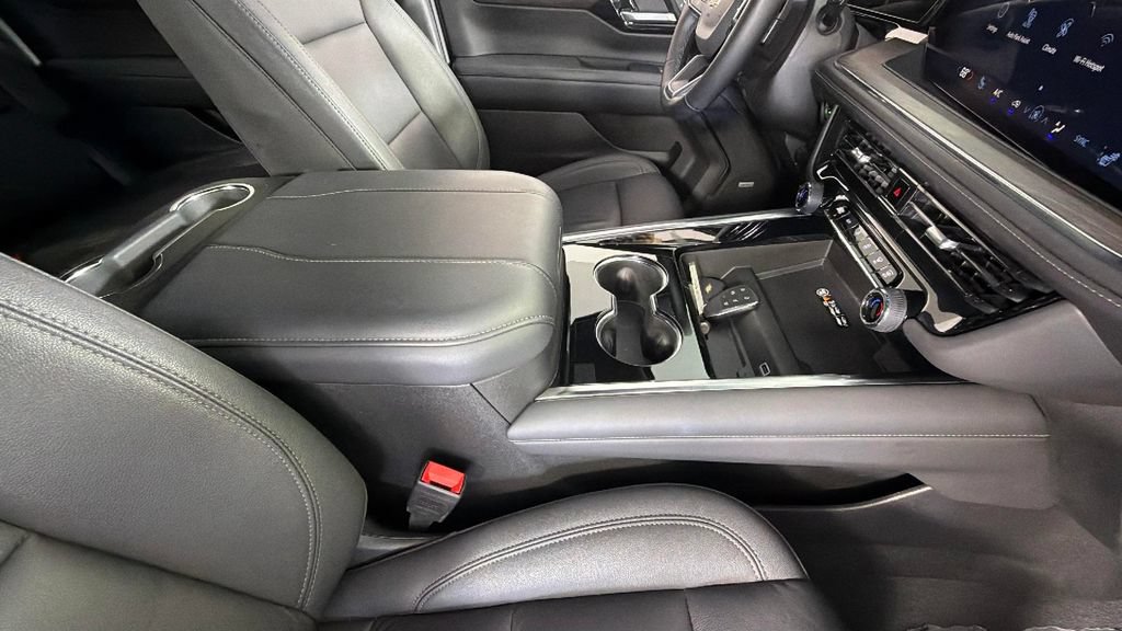 Certified 2025 Chevrolet Suburban LT w/ Comfort Package RWD image 38
