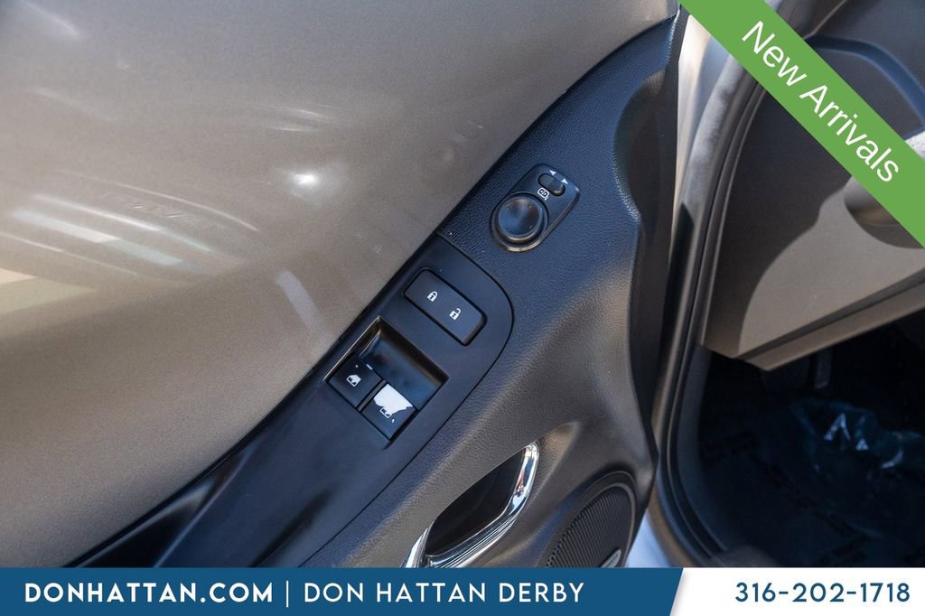 Used 2015 Chevrolet Camaro SS RWD image 16