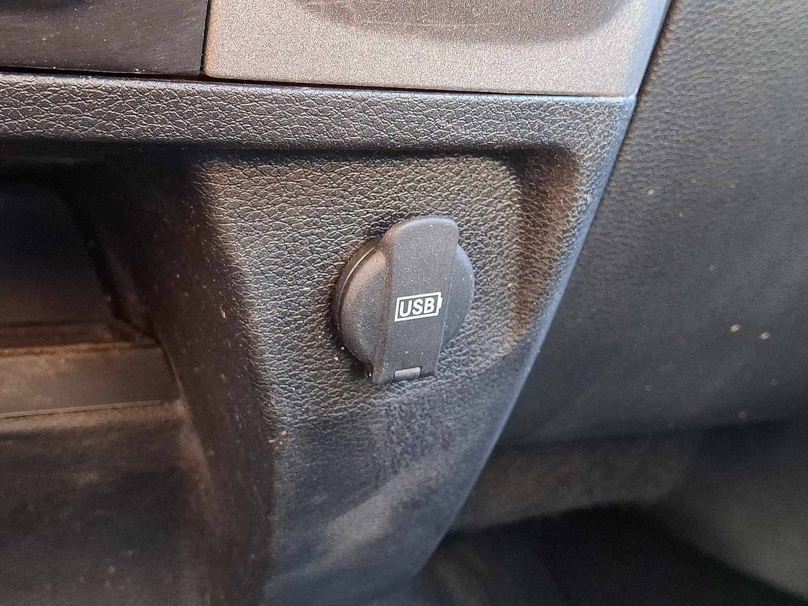 Used 2018 RAM 3500 Tradesman image 27