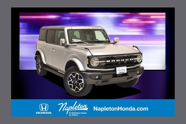 Used 2024 Ford Bronco Outer Banks AWD/4WD image 1