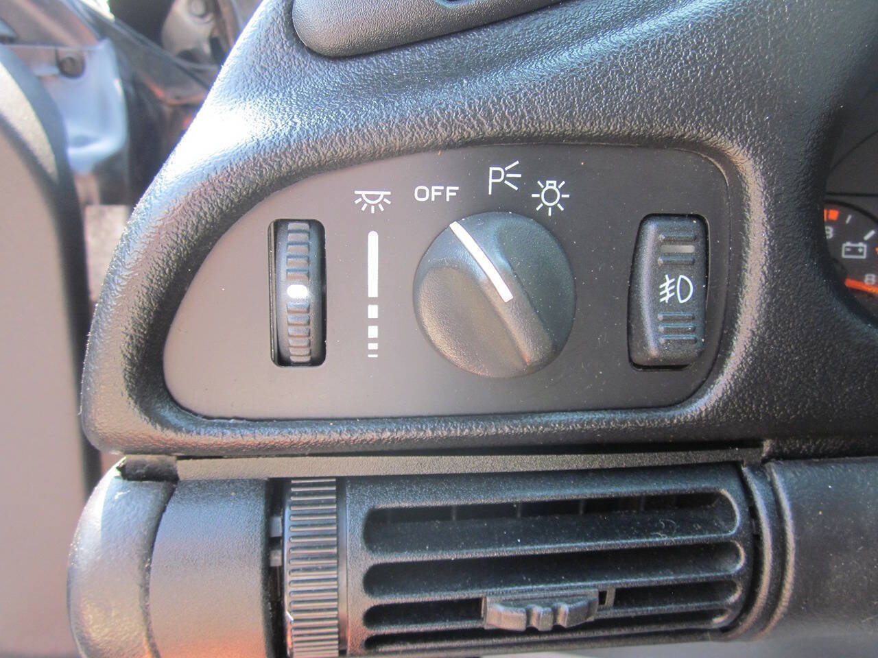 Used 1996 Chevrolet Camaro Z28 RWD image 21