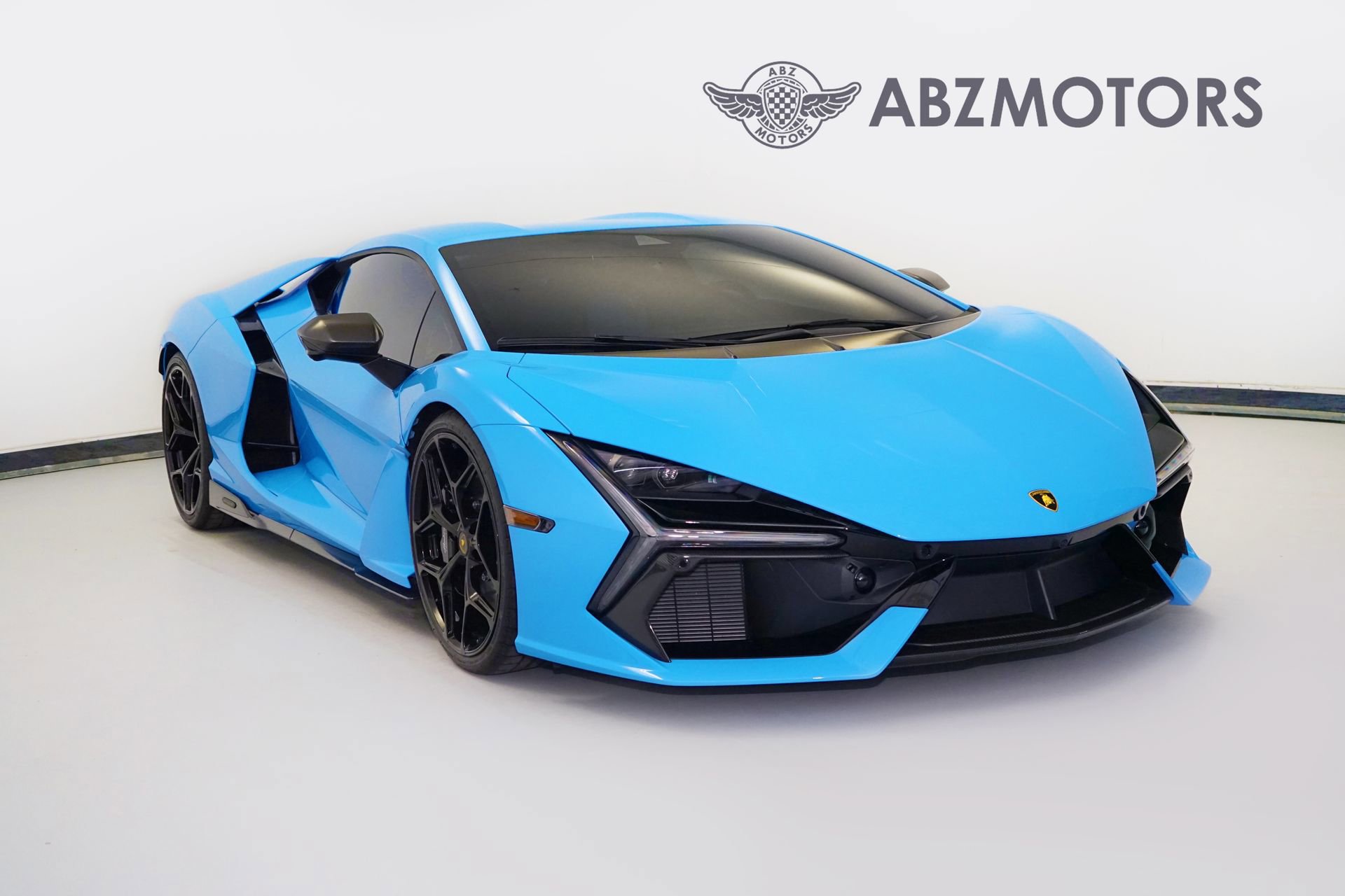 Used 2025 Lamborghini Revuelto image 1