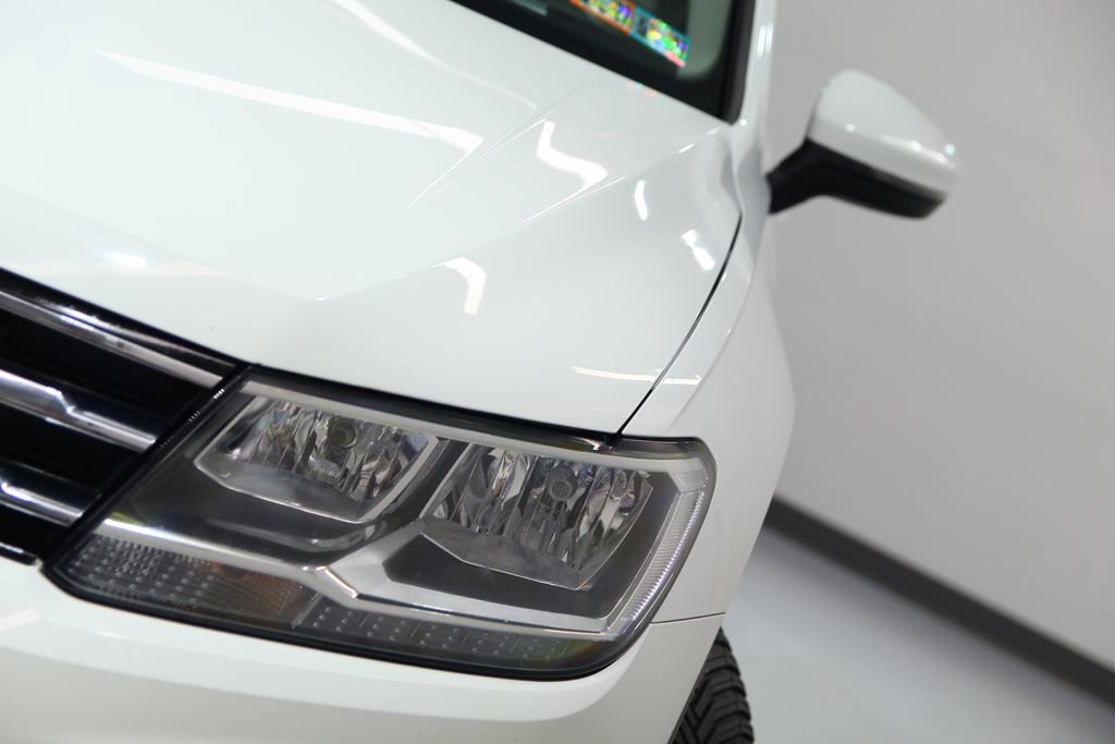 Used 2021 Volkswagen Tiguan SE w/ Panoramic Sunroof Package AWD/4WD image 9