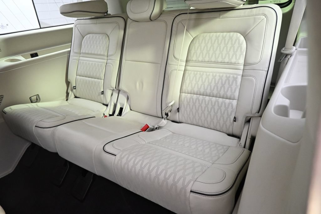 Used 2021 Lincoln Navigator L Black Label AWD/4WD image 22