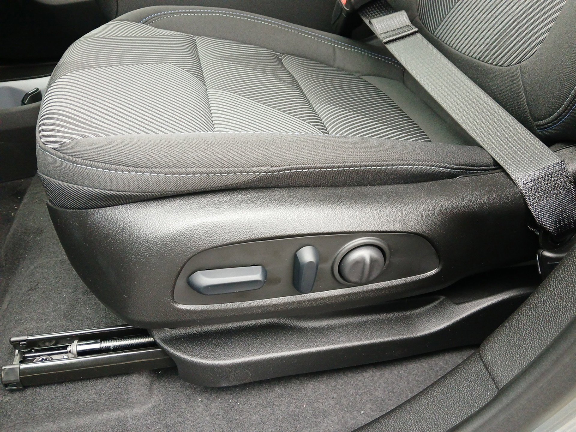 New 2027 Chevrolet Bolt LT w/ Comfort Package image 18