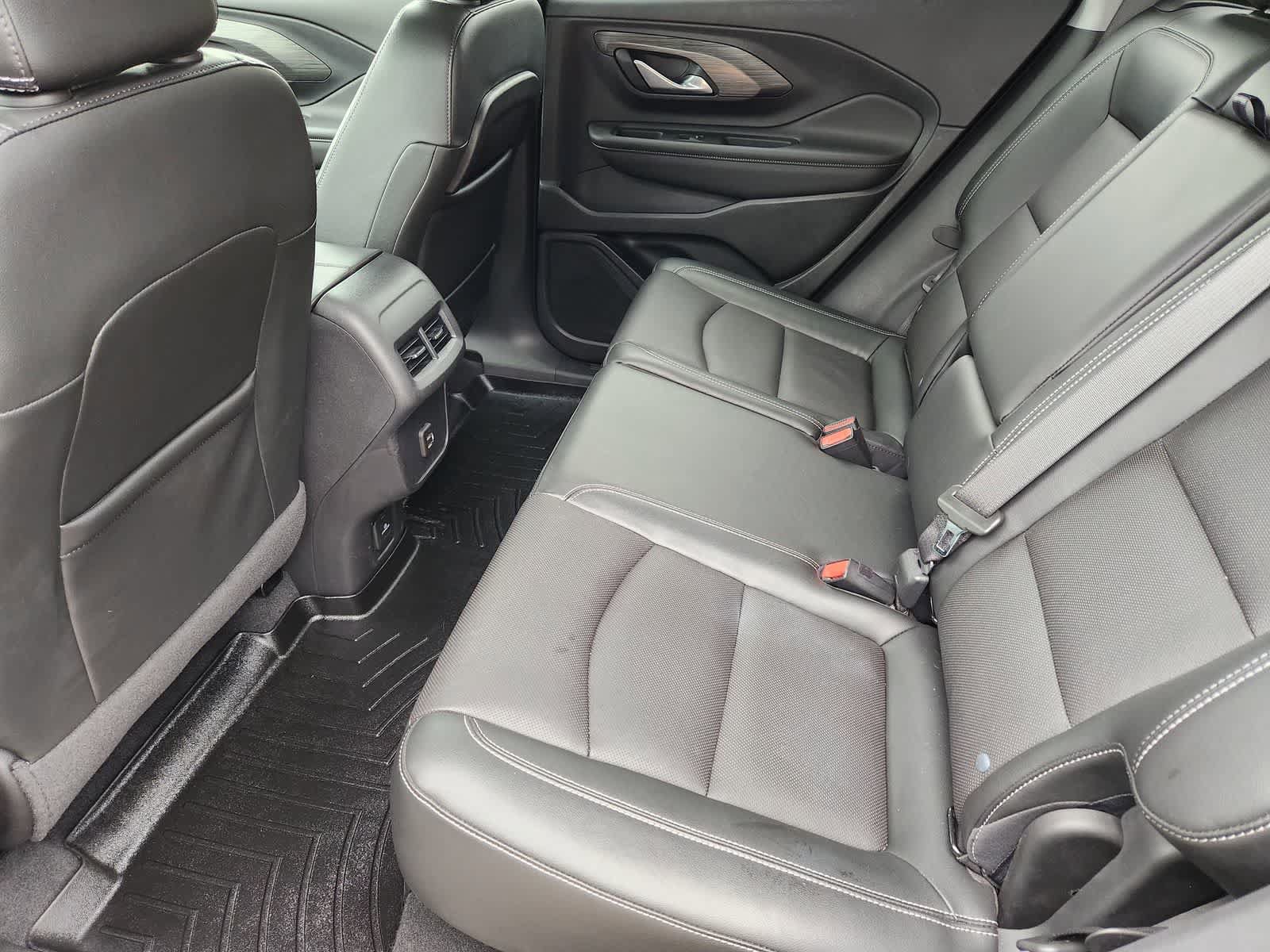 Used 2022 GMC Terrain SLT w/ Tech Package FWD image 28