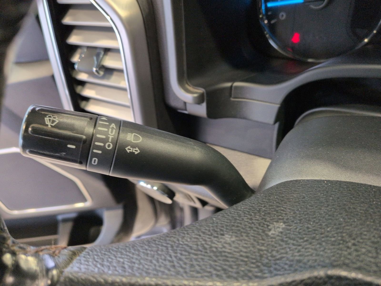 Certified 2018 Ford F150 Platinum w/ Technology Package image 55