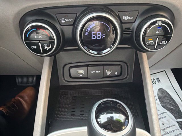 Used 2026 Hyundai Venue SEL FWD image 19