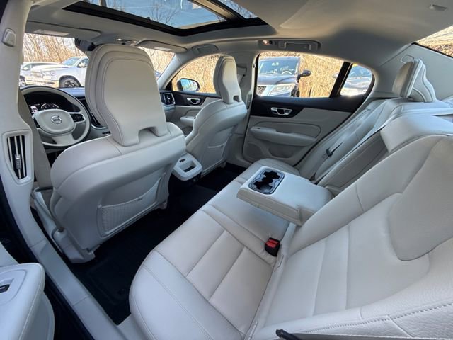 Used 2020 Volvo S60 T6 Momentum w/ Protection Package Premier image 39