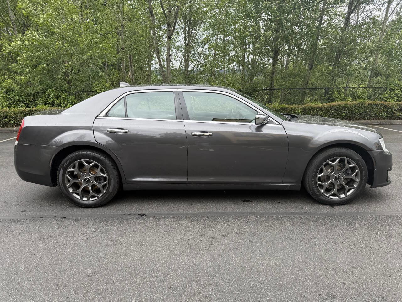 Used 2016 Chrysler 300 C AWD/4WD image 4