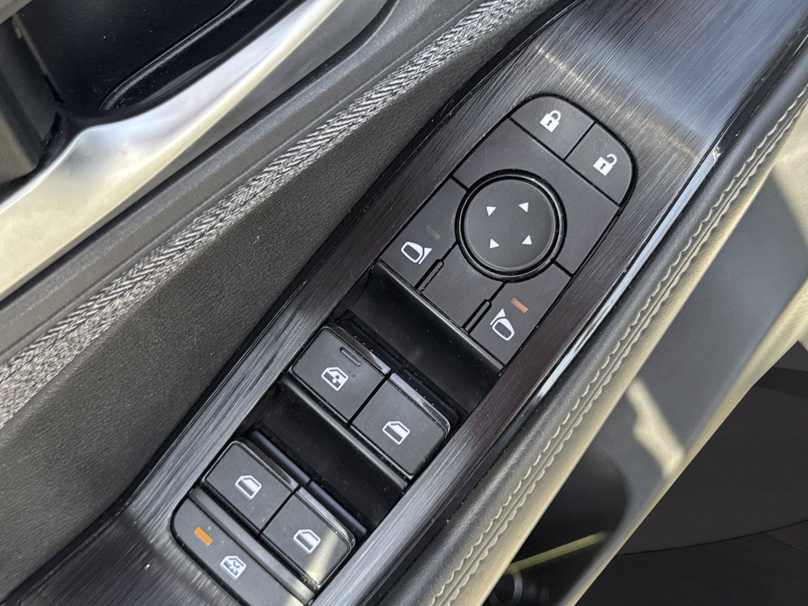 Used 2023 Nissan Rogue SV FWD image 13