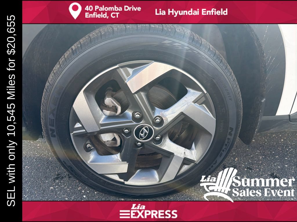 Used 2024 Hyundai Venue SEL FWD image 9