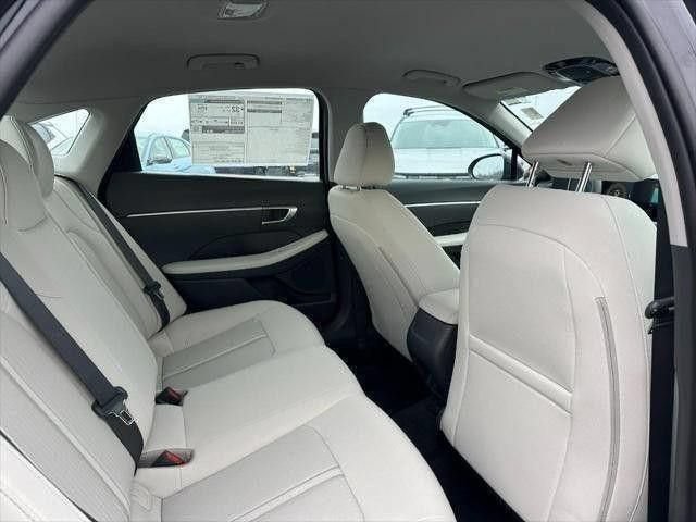Used 2026 Hyundai Sonata SE FWD image 4