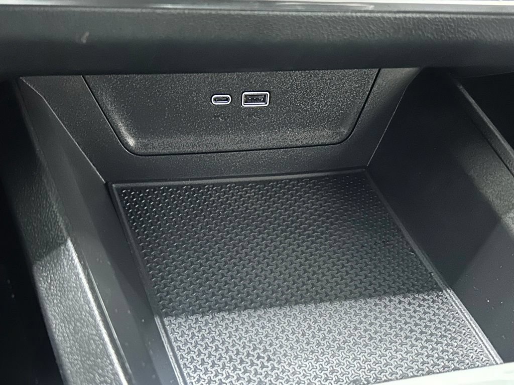Used 2025 Chevrolet Equinox LT FWD image 25