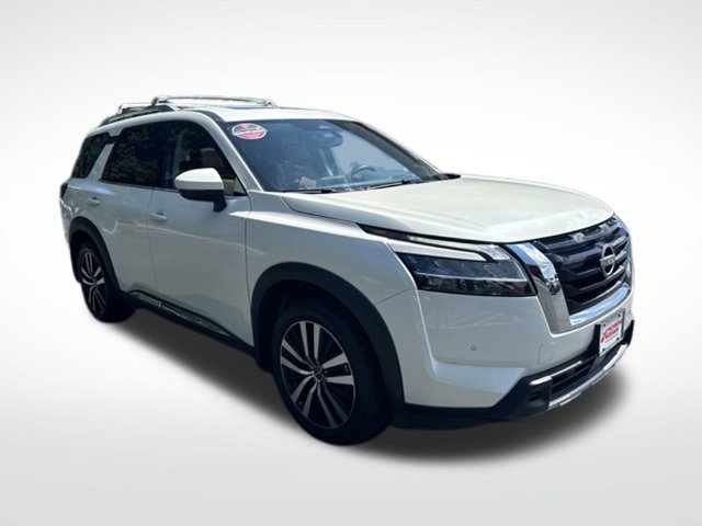 Used 2024 Nissan Pathfinder Platinum w/ Cargo Package