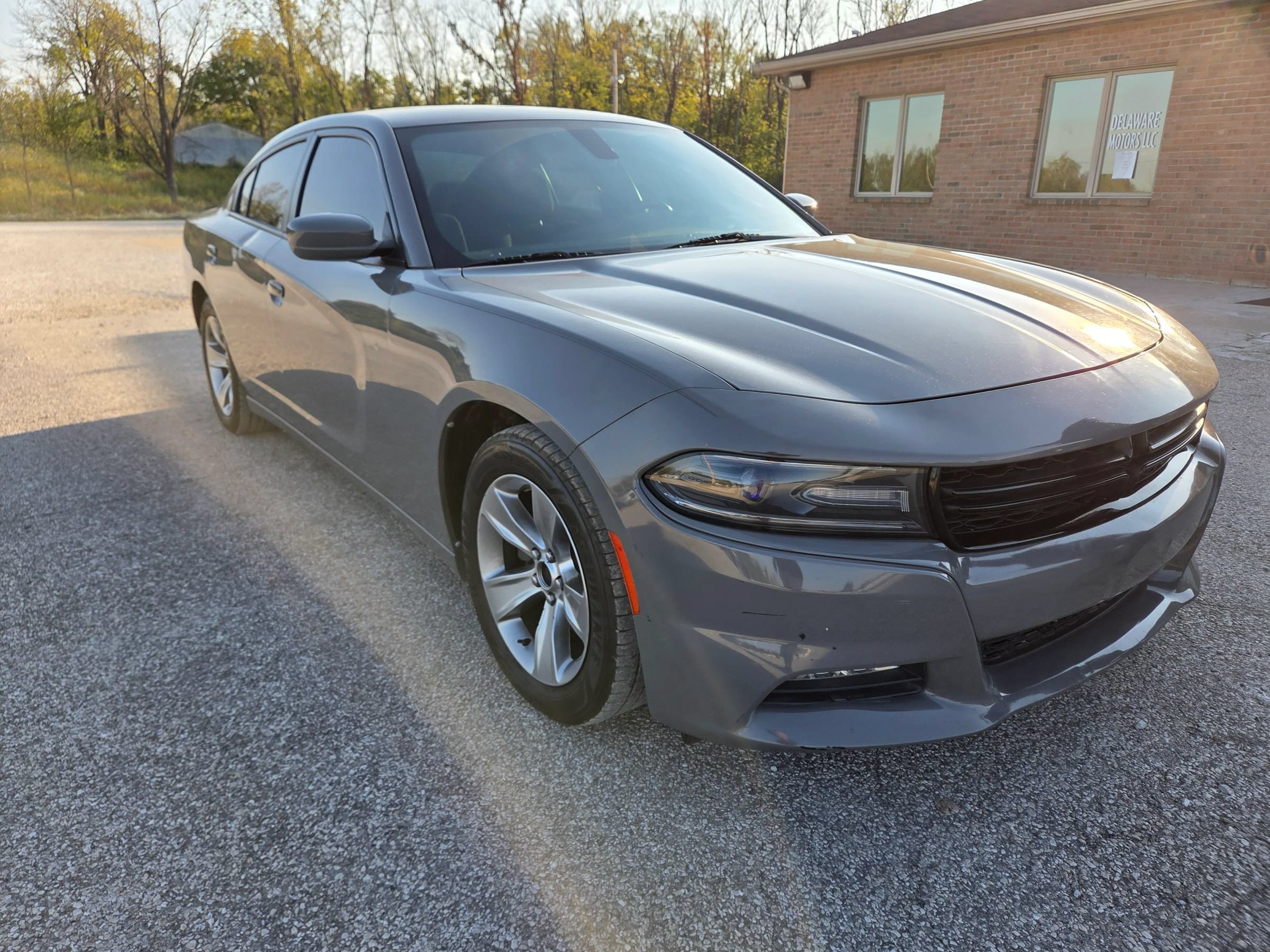 Used 2018 Dodge Charger SXT Plus RWD image 3