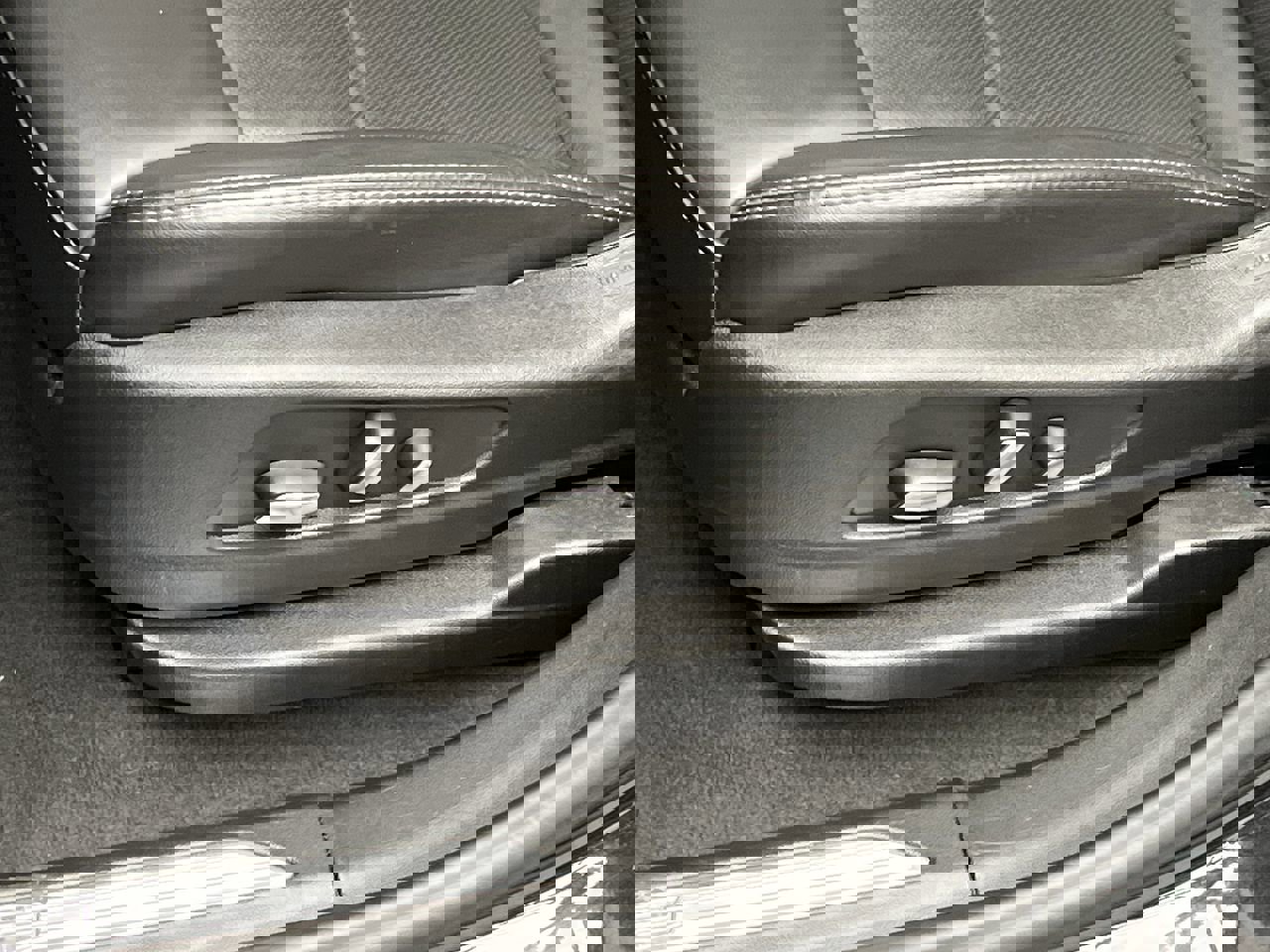 Certified 2025 Cadillac XT5 Premium Luxury image 12