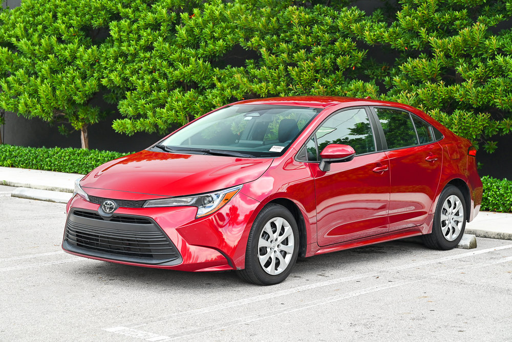Used 2023 Toyota Corolla LE FWD image 1