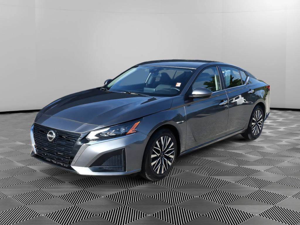 Used 2023 Nissan Altima 2.5 SV FWD image 2