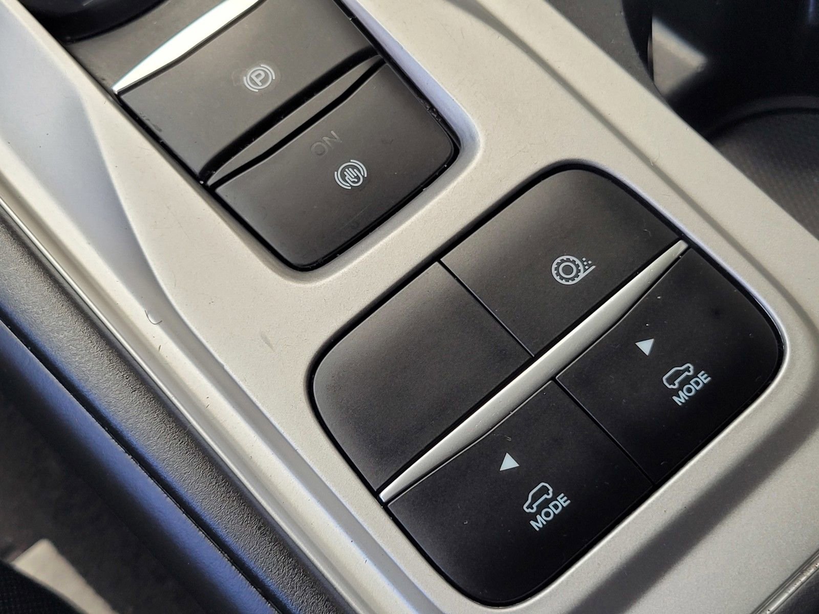 Used 2022 Ford Explorer XLT image 25