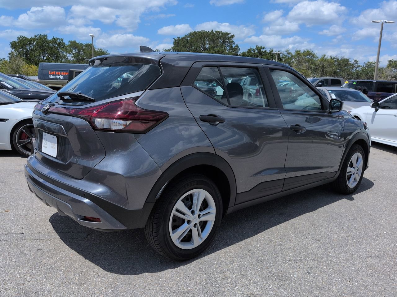 Used 2023 Nissan Kicks S FWD image 5