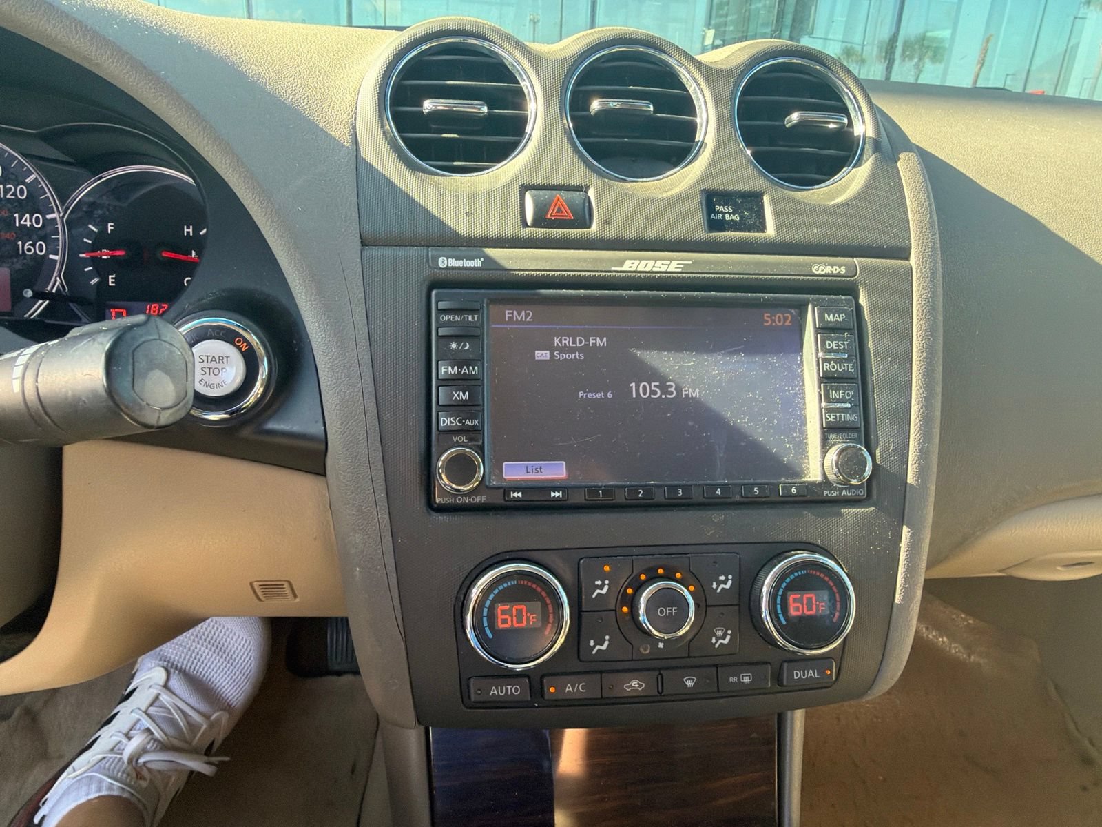 Used 2011 Nissan Altima 2.5 SL w/ Technology Pkg FWD image 12