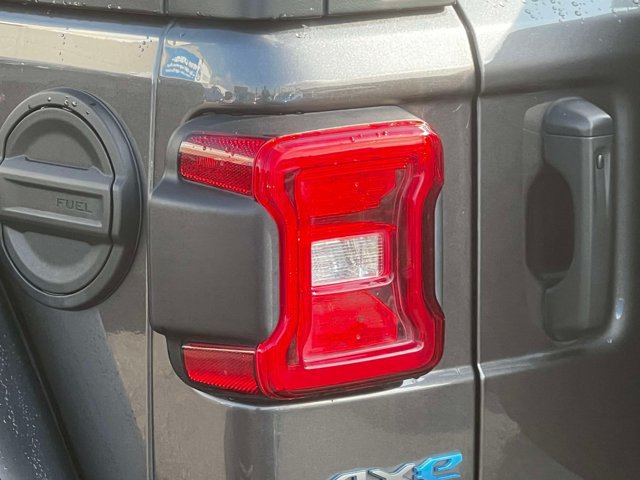 Used 2023 Jeep Wrangler Unlimited Rubicon 4xe w/ Cold Weather Group AWD/4WD image 9