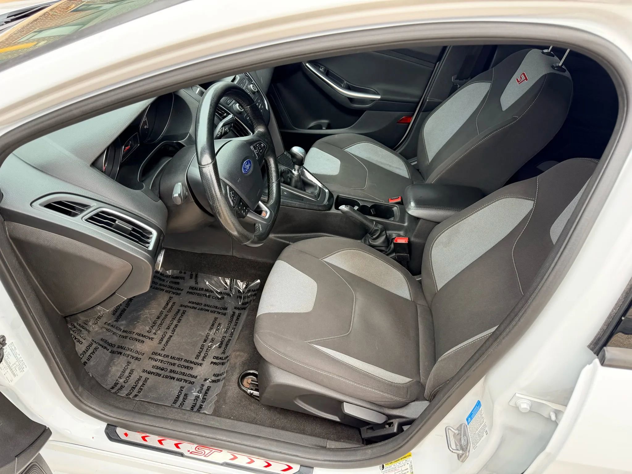 Used 2017 Ford Focus ST image 16