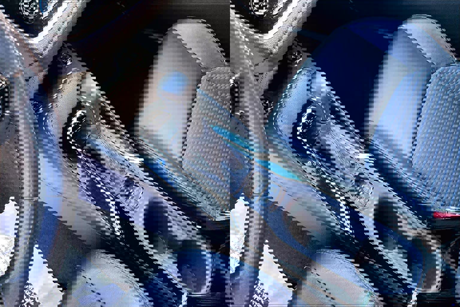 Used 2020 Toyota Corolla XSE image 16