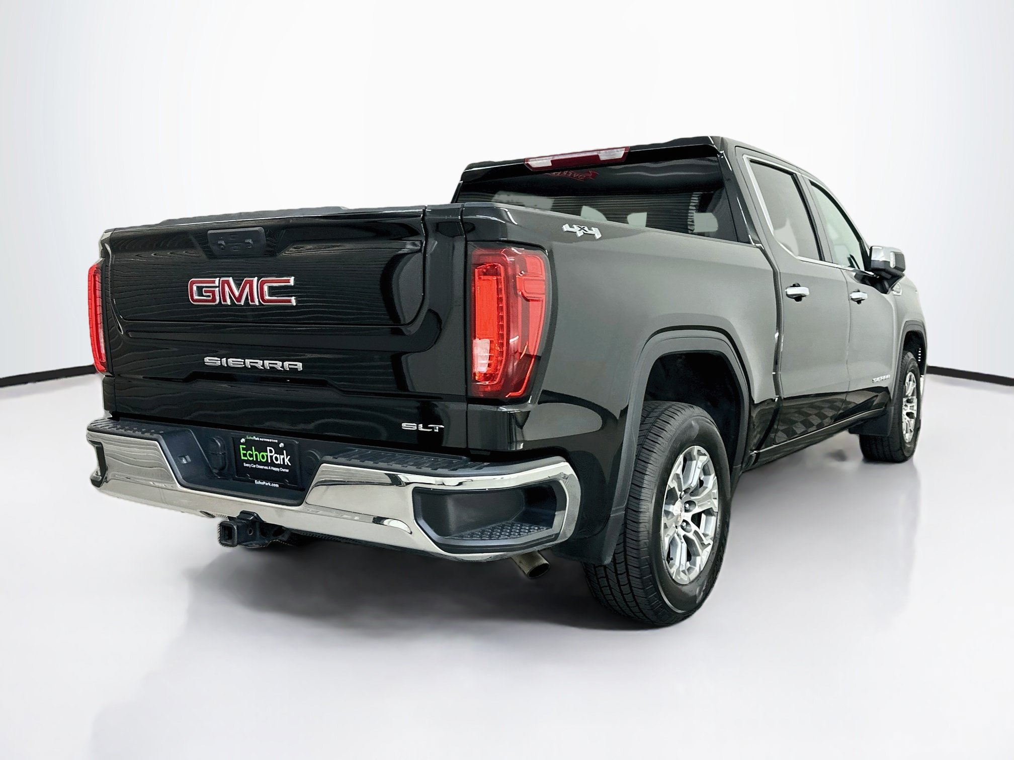 Used 2025 GMC Sierra 1500 SLT AWD/4WD image 9