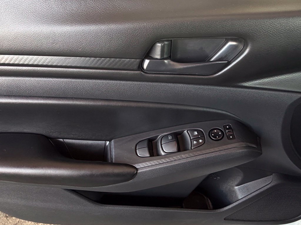 Certified 2025 Nissan Altima 2.5 S FWD image 18
