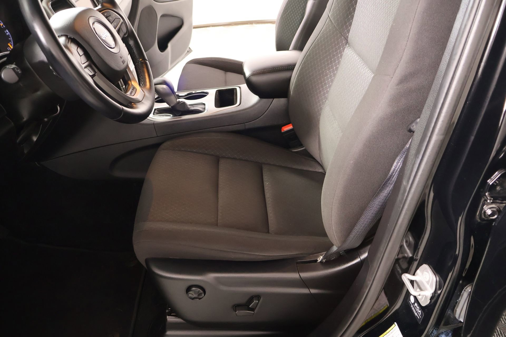 Used 2021 Jeep Grand Cherokee Laredo image 10