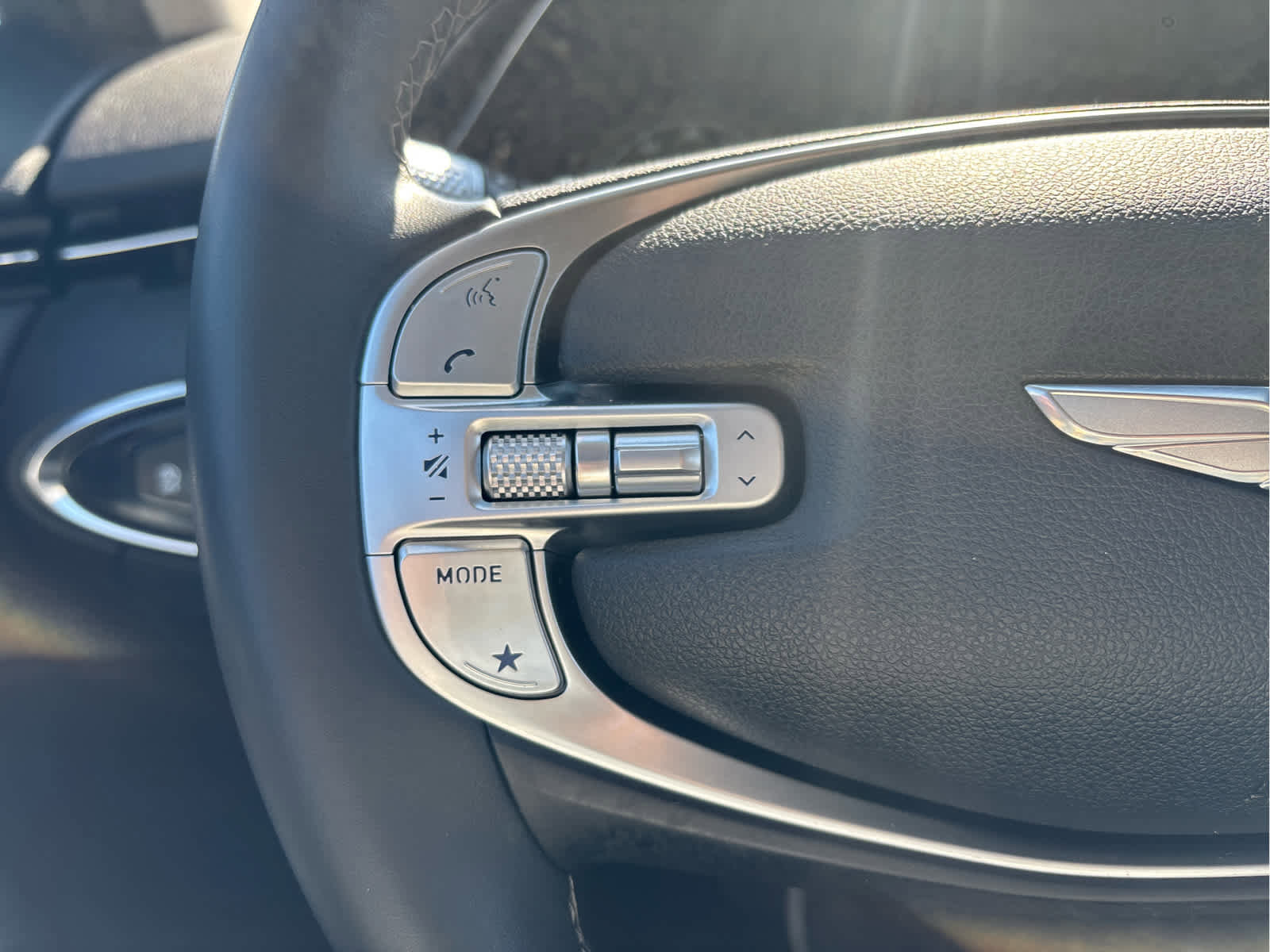 Used 2025 Genesis GV70 2.5T image 15