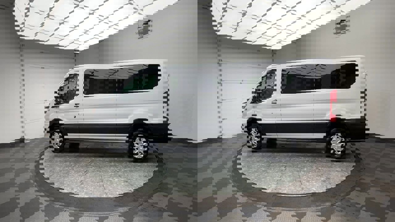 Used 2023 Ford Transit 350 XLT image 33