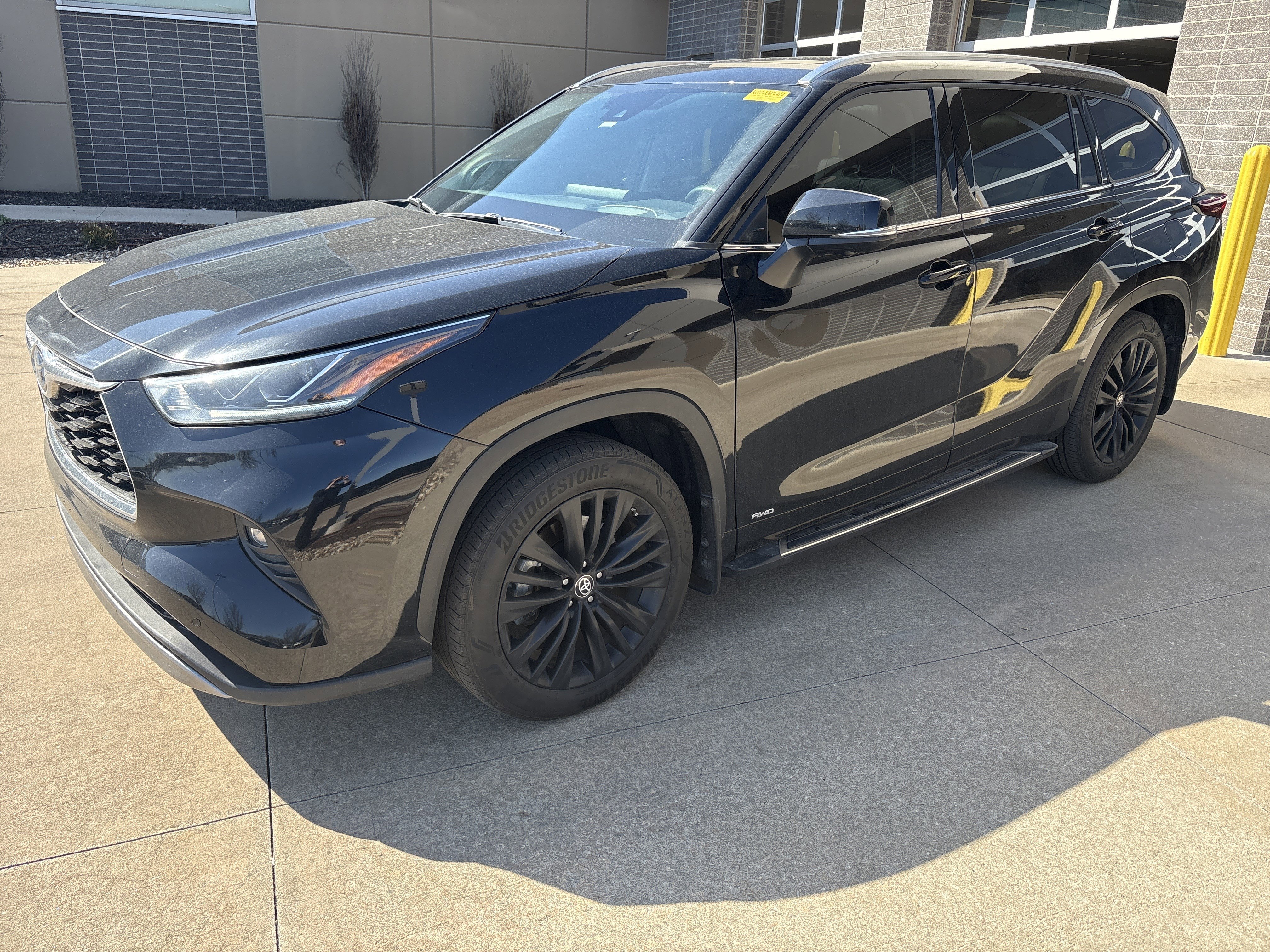 Used 2024 Toyota Highlander Platinum AWD/4WD image 5