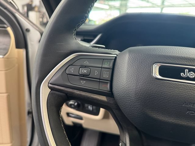 Used 2024 Jeep Grand Cherokee Limited AWD/4WD image 18