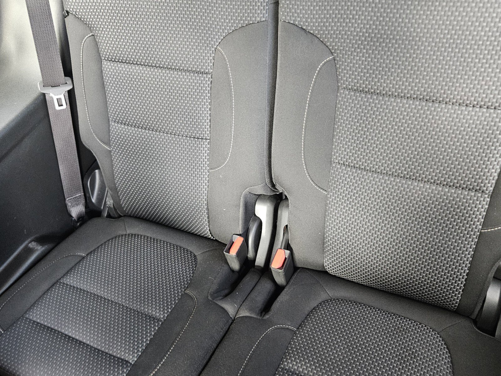 Used 2022 GMC Acadia SLE w/ Driver Convenience Package image 5