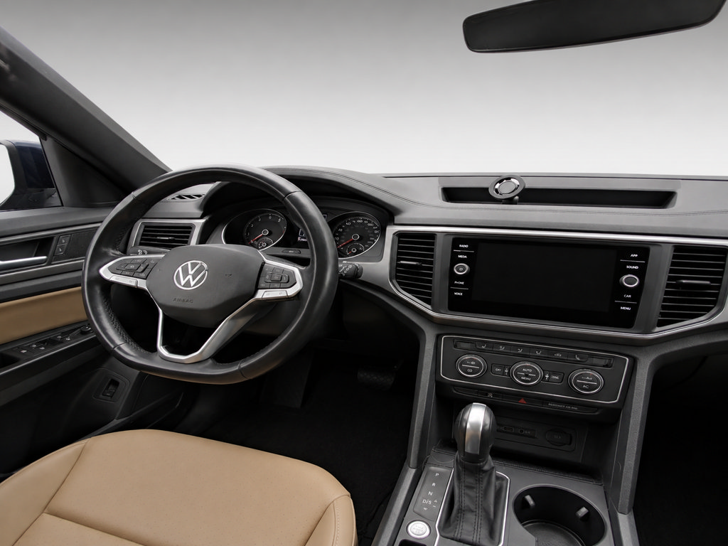 Used 2020 Volkswagen Atlas Cross Sport SE w/ Panoramic Sunroof Package AWD/4WD image 15