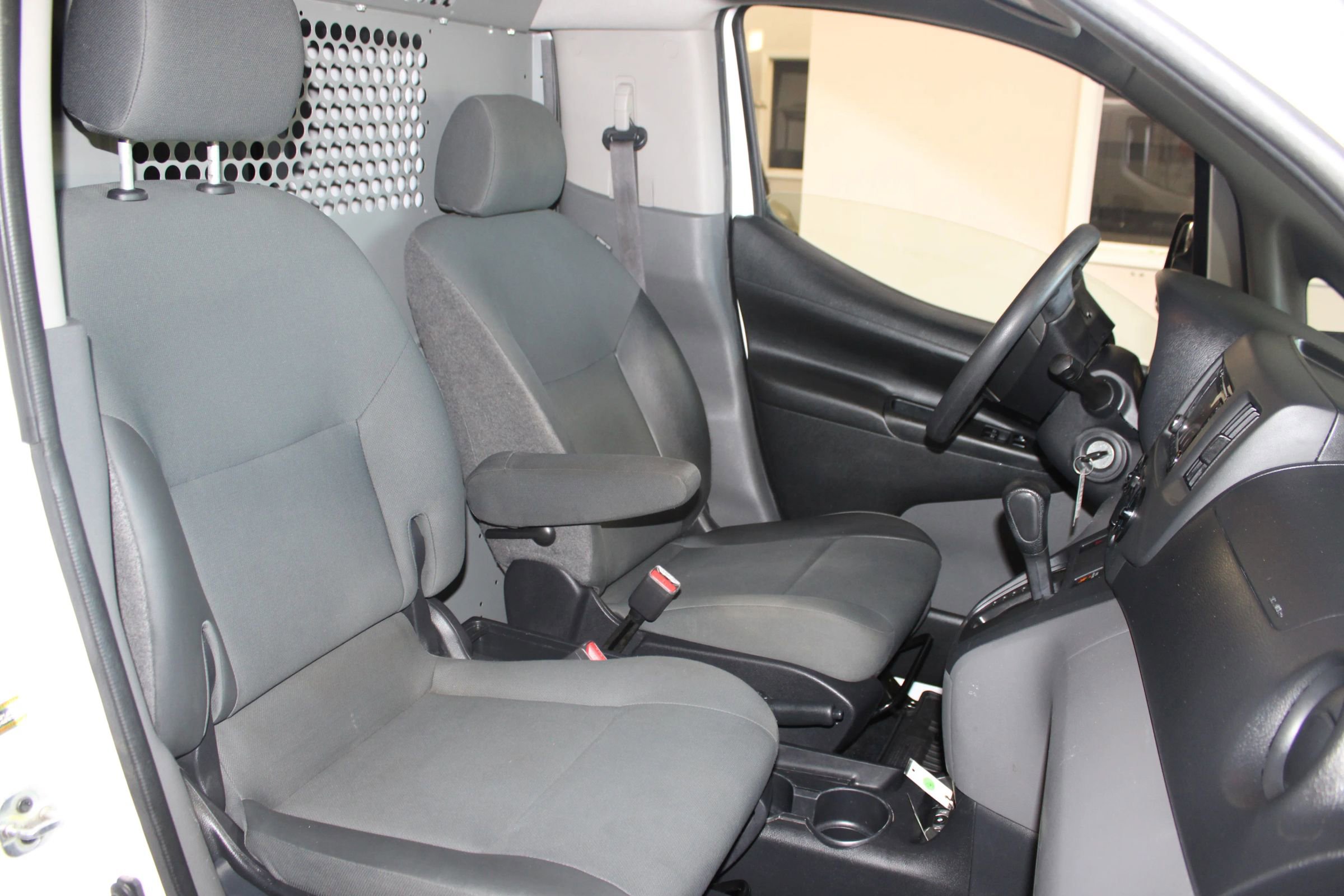 Used 2019 Nissan NV200 S image 25