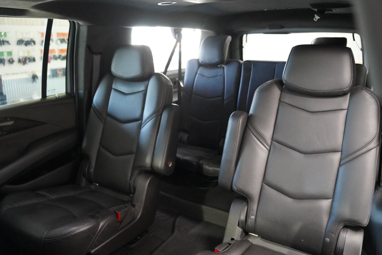 Used 2019 Cadillac Escalade ESV Platinum w/ Escalade Sport Edition image 32