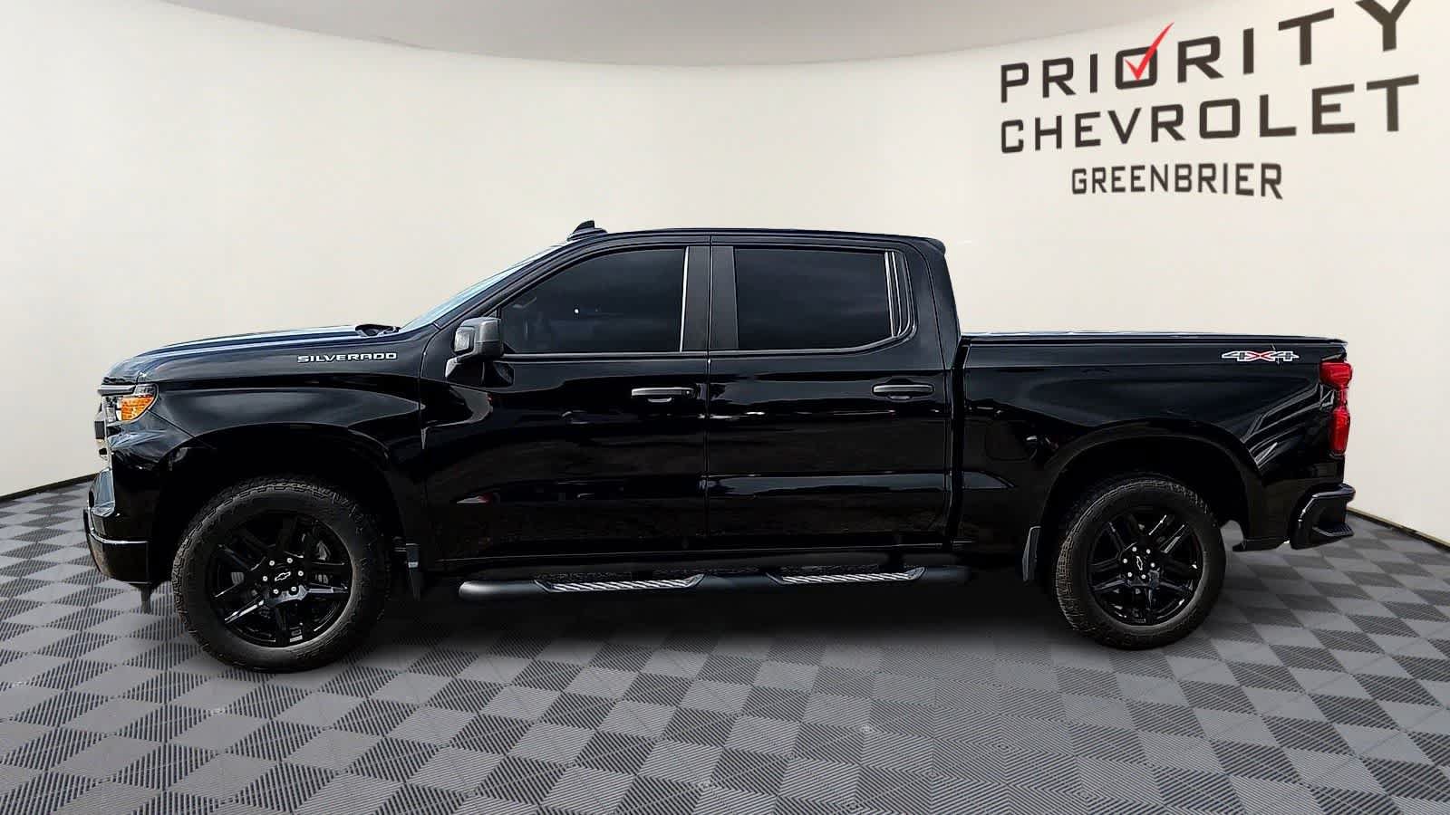 Used 2023 Chevrolet Silverado 1500 Custom AWD/4WD image 5