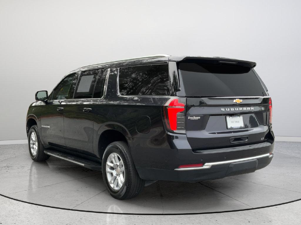 Certified 2025 Chevrolet Suburban LT RWD image 6