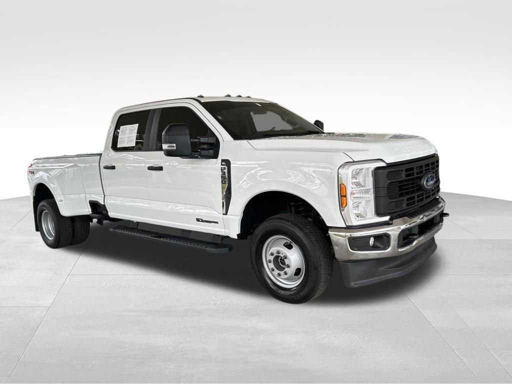 Used 2025 Ford F350 XL w/ XL Driver Assist Package image 2